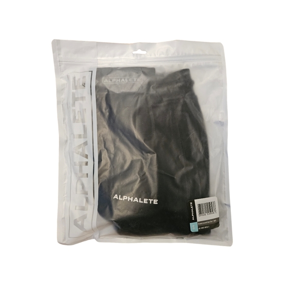 Alphalete Women's Essential Core Short. Black - Picture 3 of 3